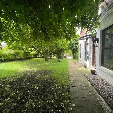 Bright Apartment In Emden With Terrace 60 M² * إمدن