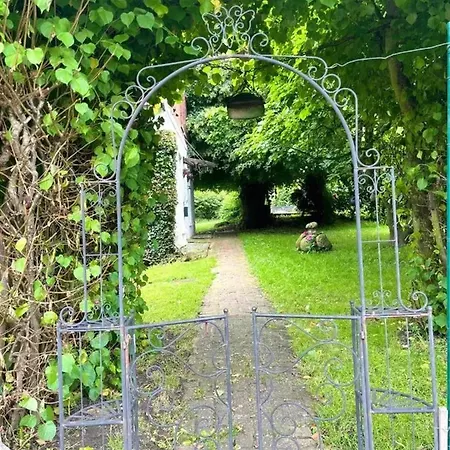 شقة Bright Apartment In Emden With Terrace 60 M² *