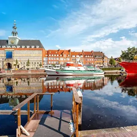 شقة Bright Apartment In Emden With Terrace 60 M² إمدن